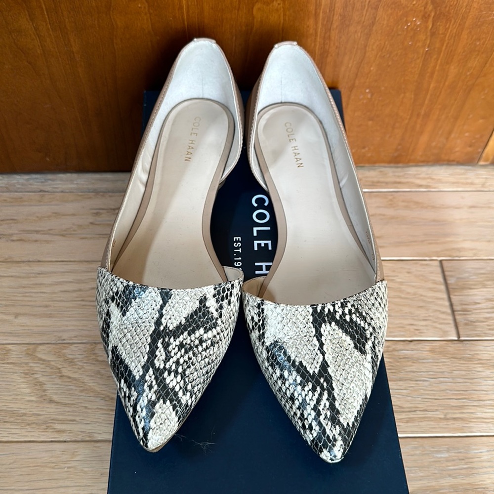 Cole Haan flats. Size 7.5 B